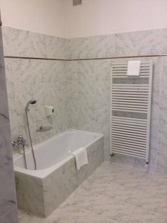 Locanda San Fiorenzo Fiorenzuola dʼArda المظهر الخارجي الصورة