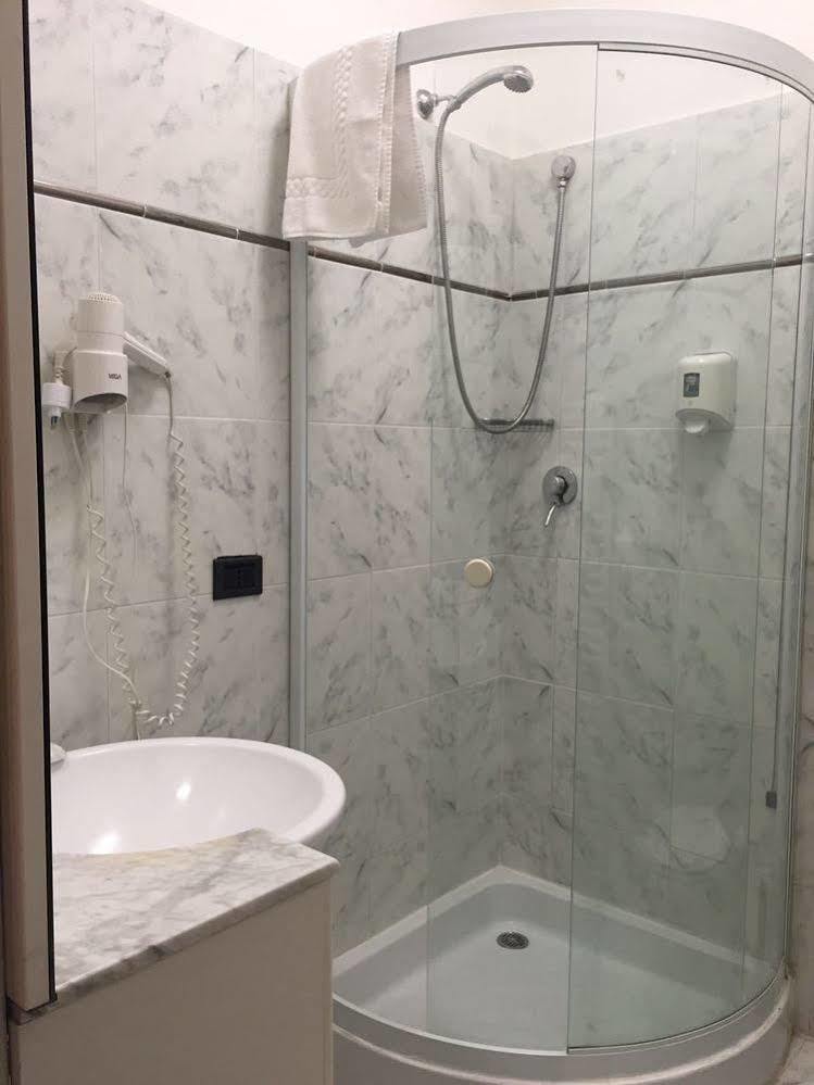 Locanda San Fiorenzo Fiorenzuola dʼArda المظهر الخارجي الصورة
